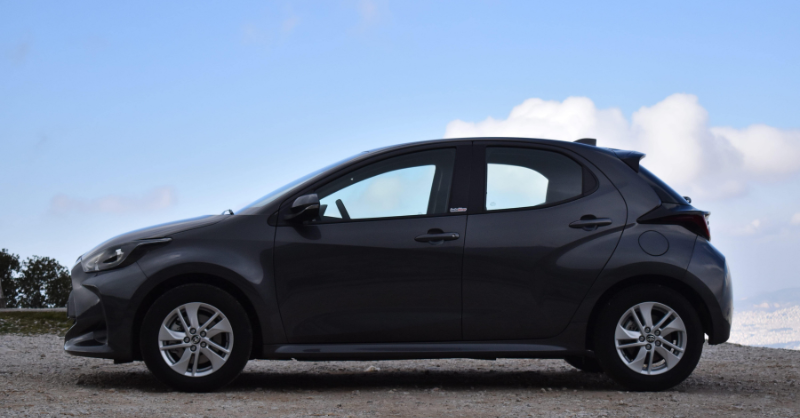 Toyota yaris hybrid review